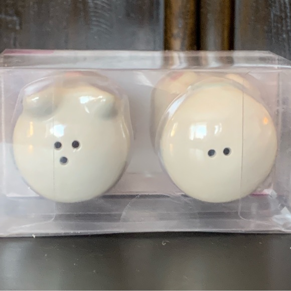 Spring & Main Easter Bunny Ceramic Salt and Pepper Shaker Set - Picture 5 of 8